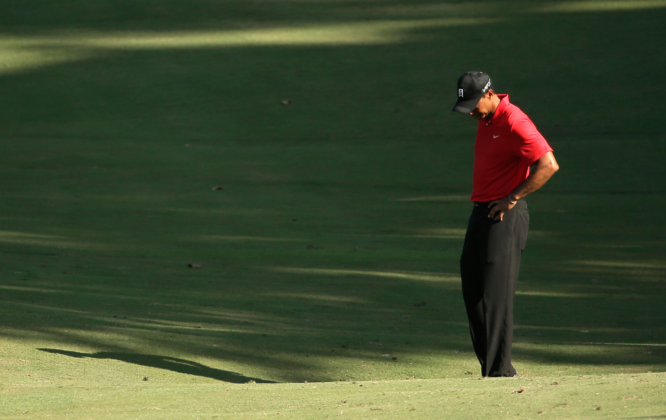 Tiger Woods sighting? Photo indicates Tiger is back on the golf