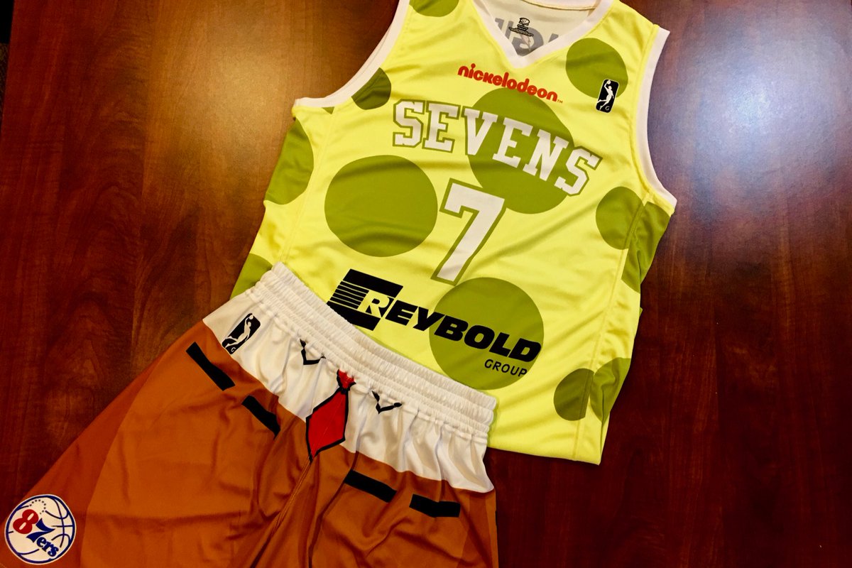 Pro Basketball Team Unveils SpongeBob Uniforms 