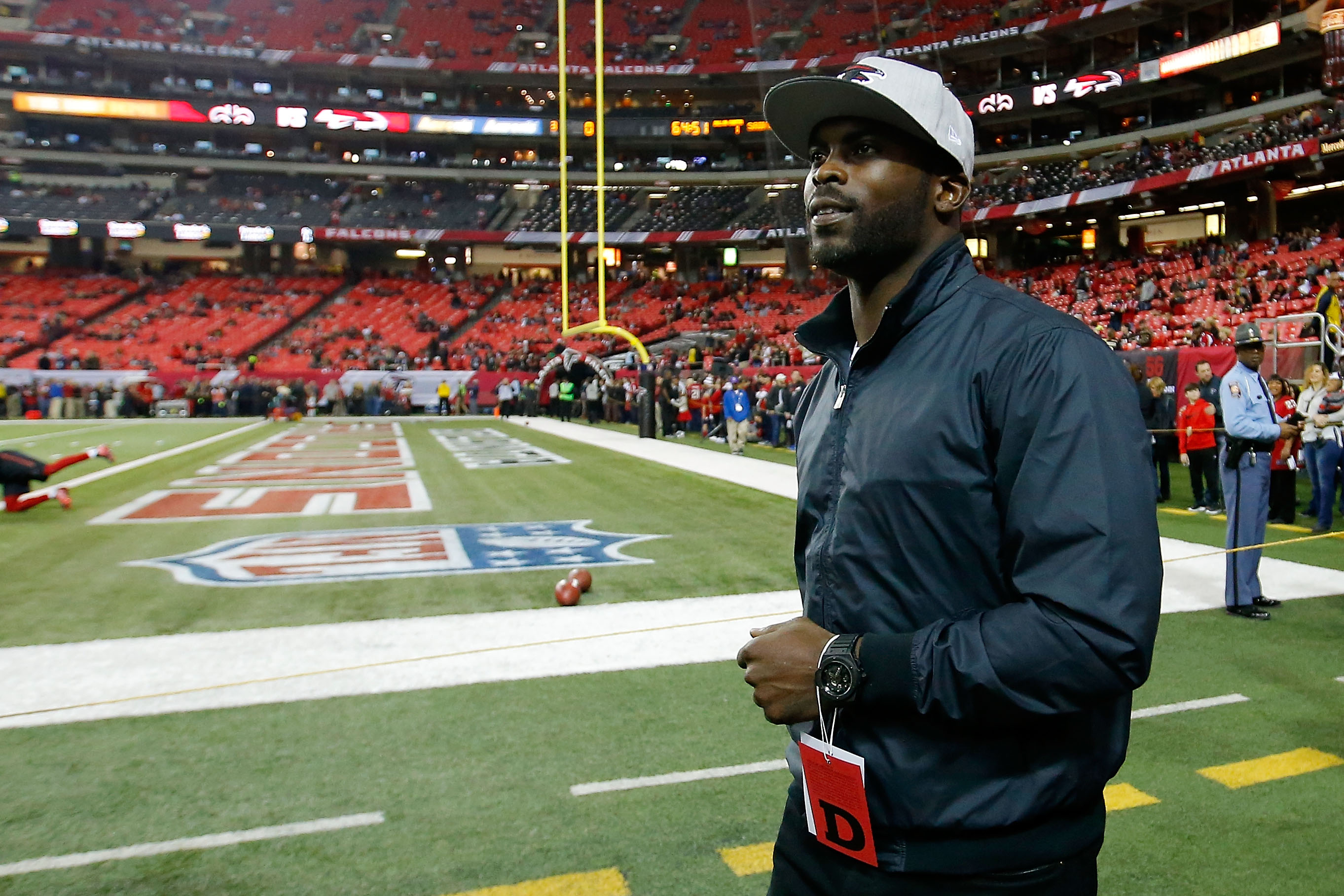Michael Vick Returns: Atlanta Falcons Icon To Play In New League