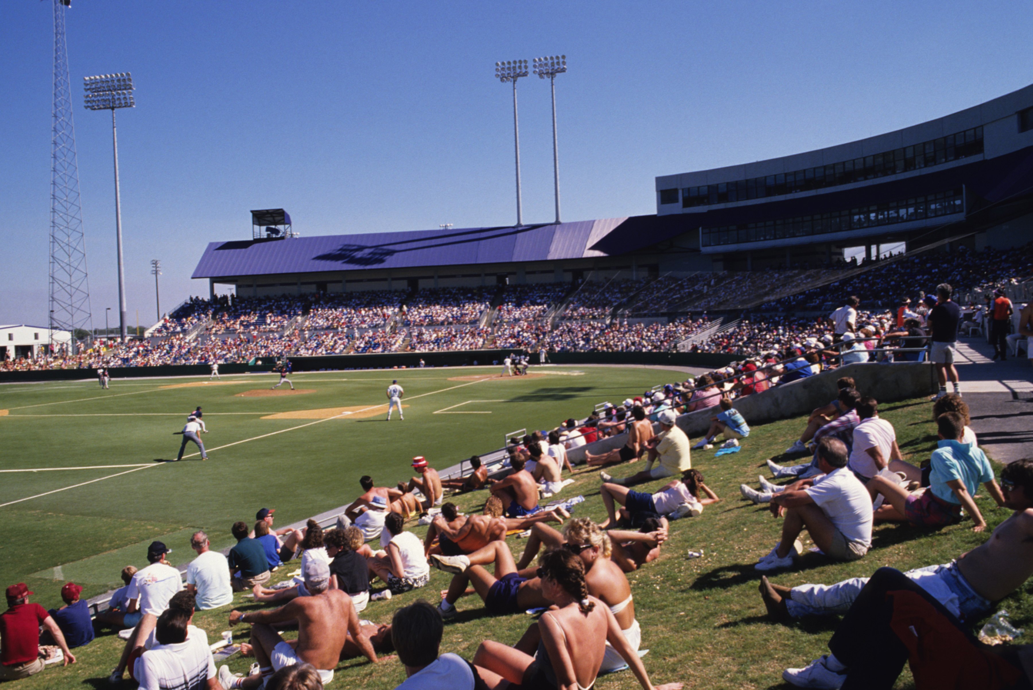 Cactus League spring training attendance jumps 34% per game, over