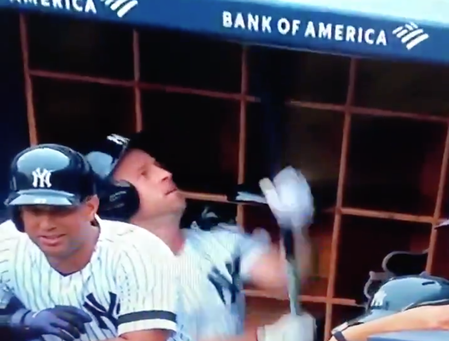 Yankees' Brett Gardner charges at umpire after being mistakenly ejected