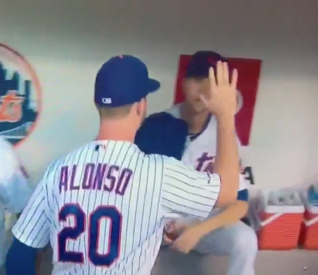 Video: Pete Alonso has words for Cubs pitcher after walk