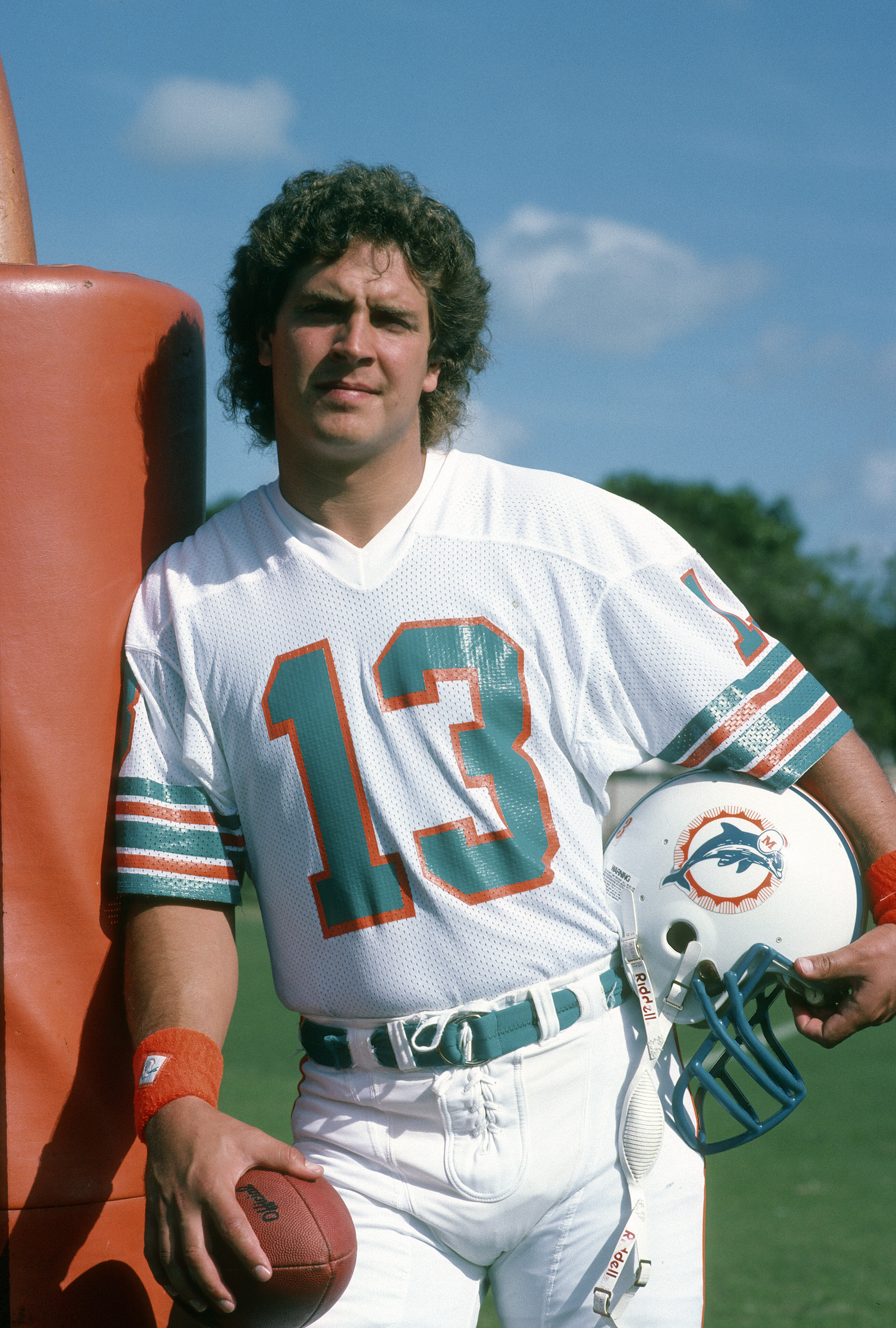 Dan Marino says he'd throw for 6,000 yards and 60 touchdowns in