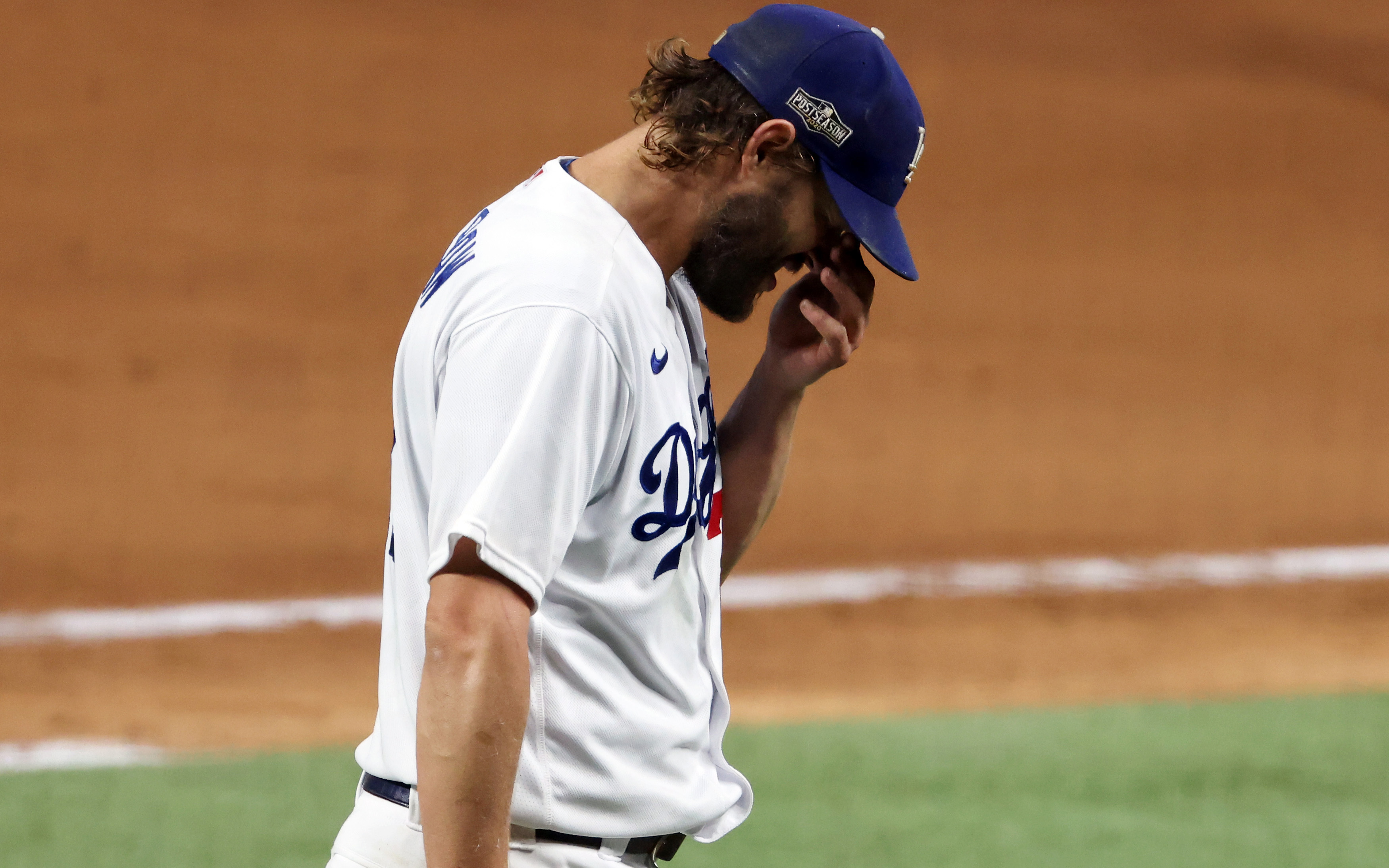 Dodgers News: Watch Clayton Kershaw Warm-Up in the Bullpen for All