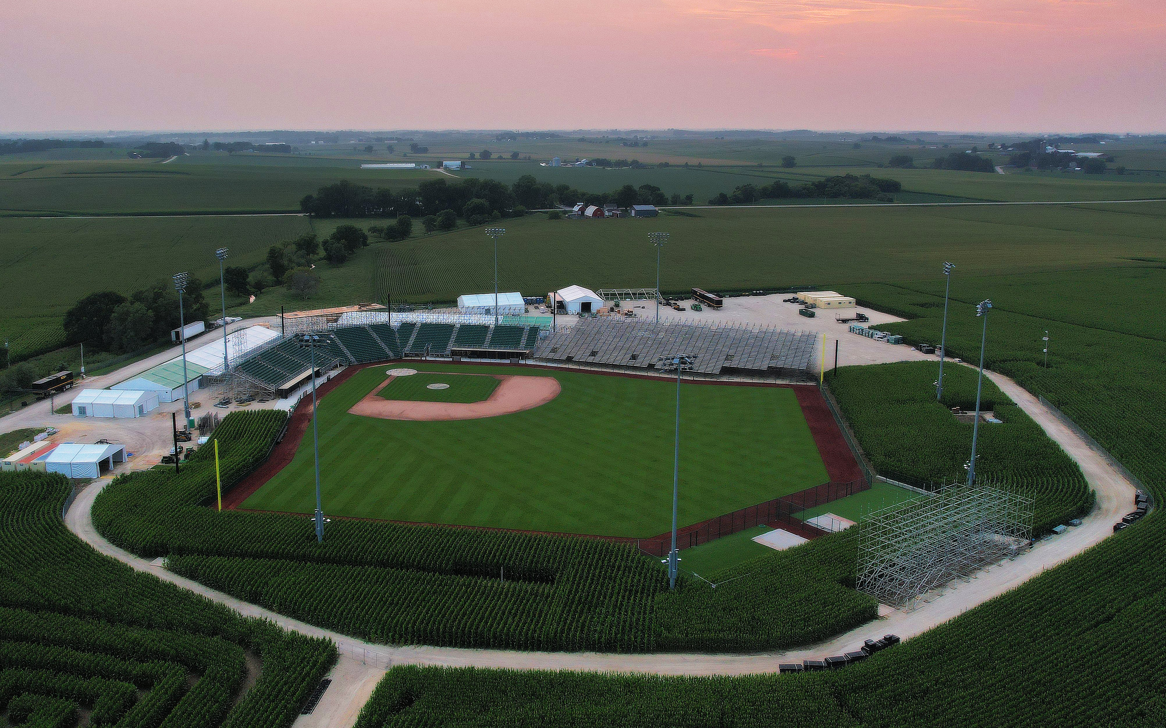Actors returns as MLB puts final touches on Field of Dreams game site