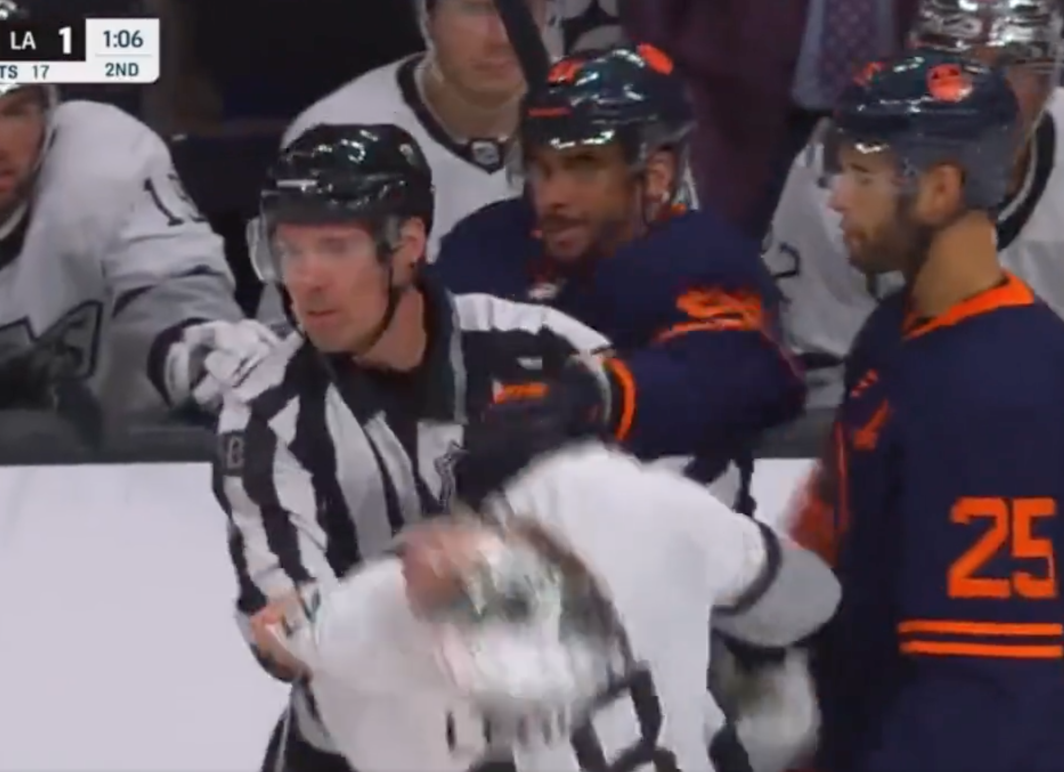 Oilers' Evander Kane blows kiss to overzealous Golden Knights fan while she  flips him the birds