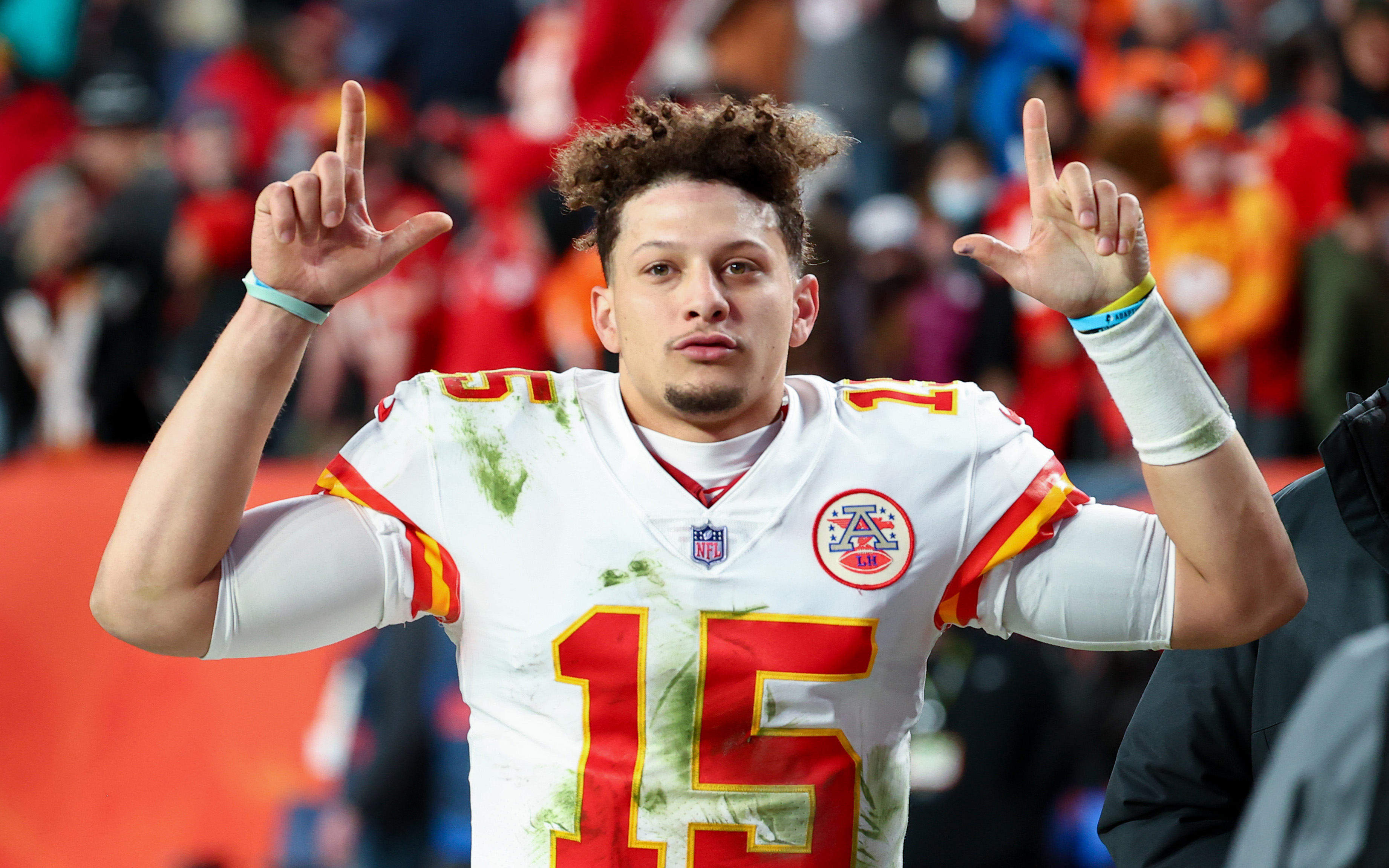 The Washington Commanders reportedly called every NFL team about their  quarterback … including the Kansas City Chiefs, This is the Loop