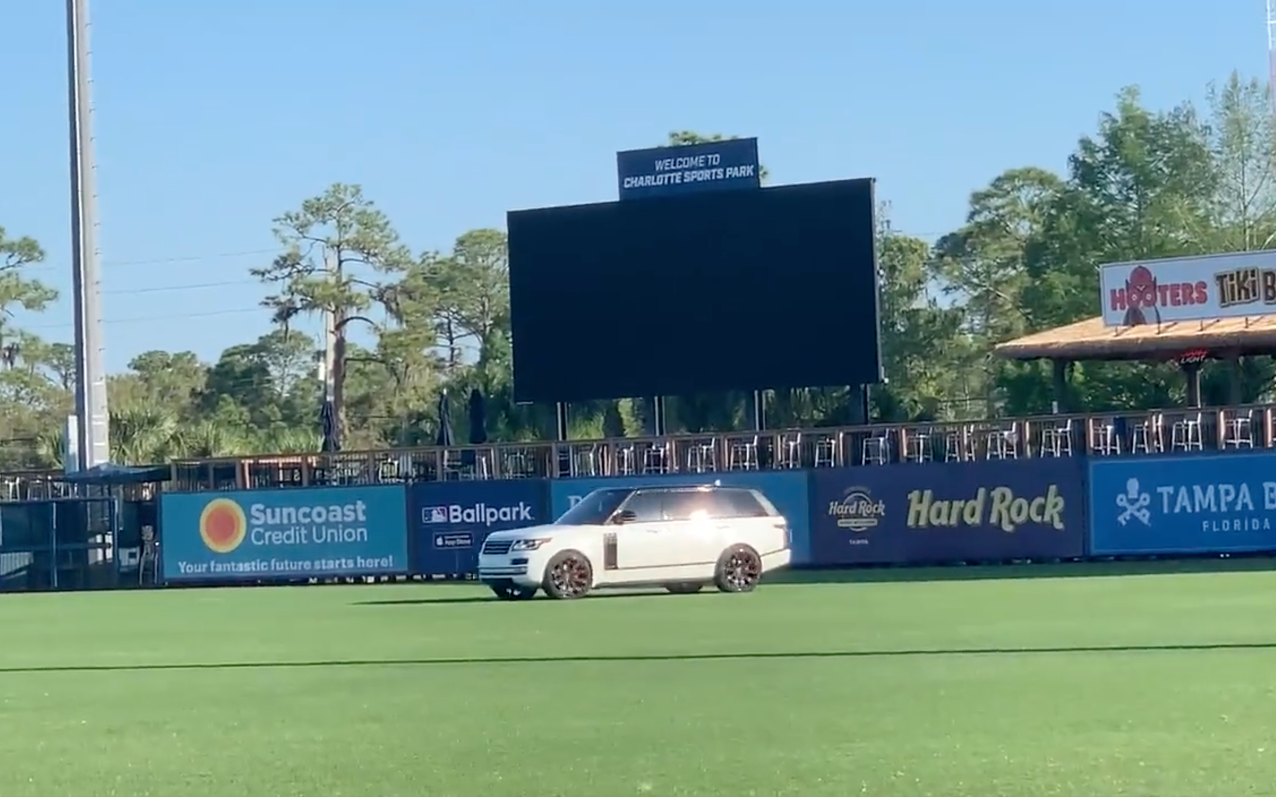 Pete Alonso flipped his car three times on Sunday, say he's lucky to be  alive, is already back at practice, This is the Loop
