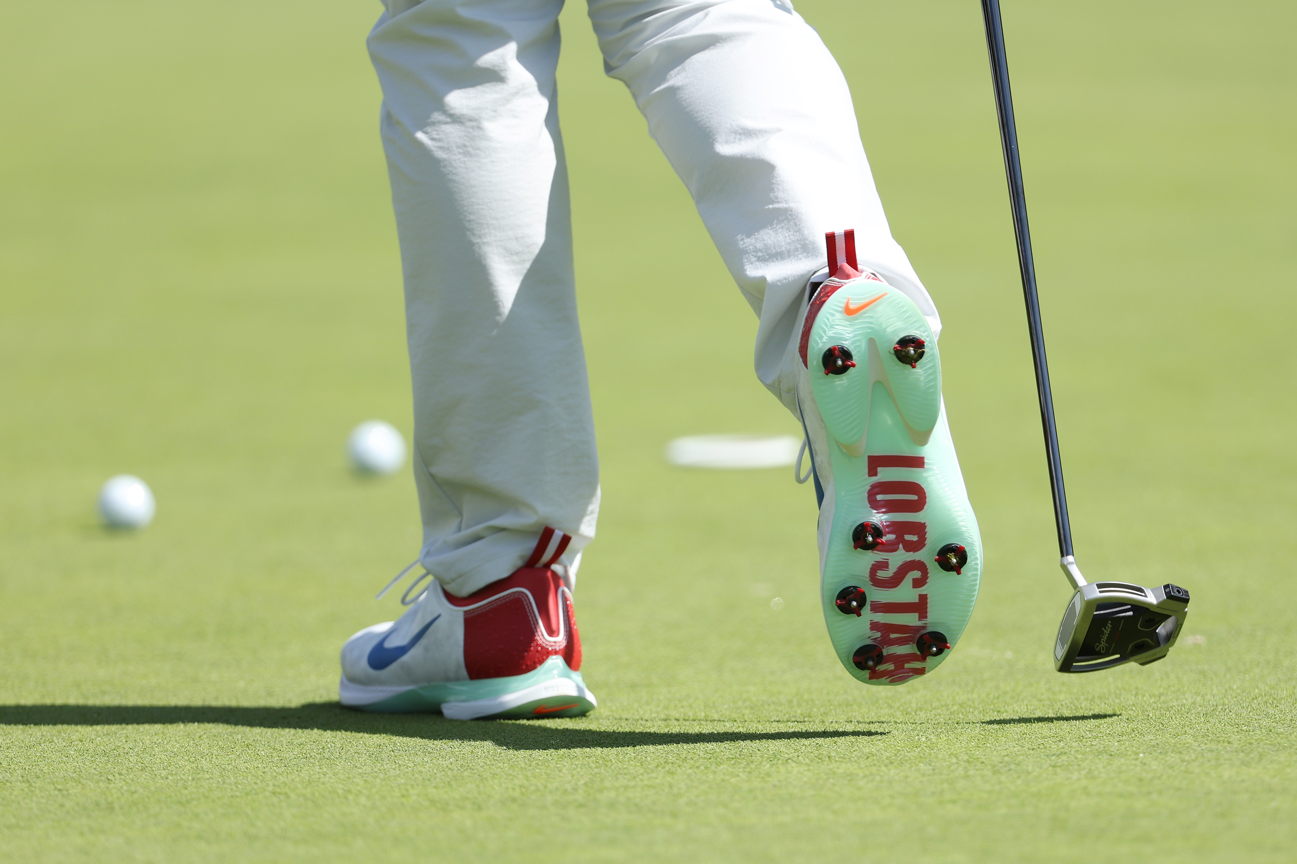 Mens het spoor stimuleren Nike's “Lobstah” golf shoes are making a splash at the U.S. Open | Golf  Equipment: Clubs, Balls, Bags | Golf Digest