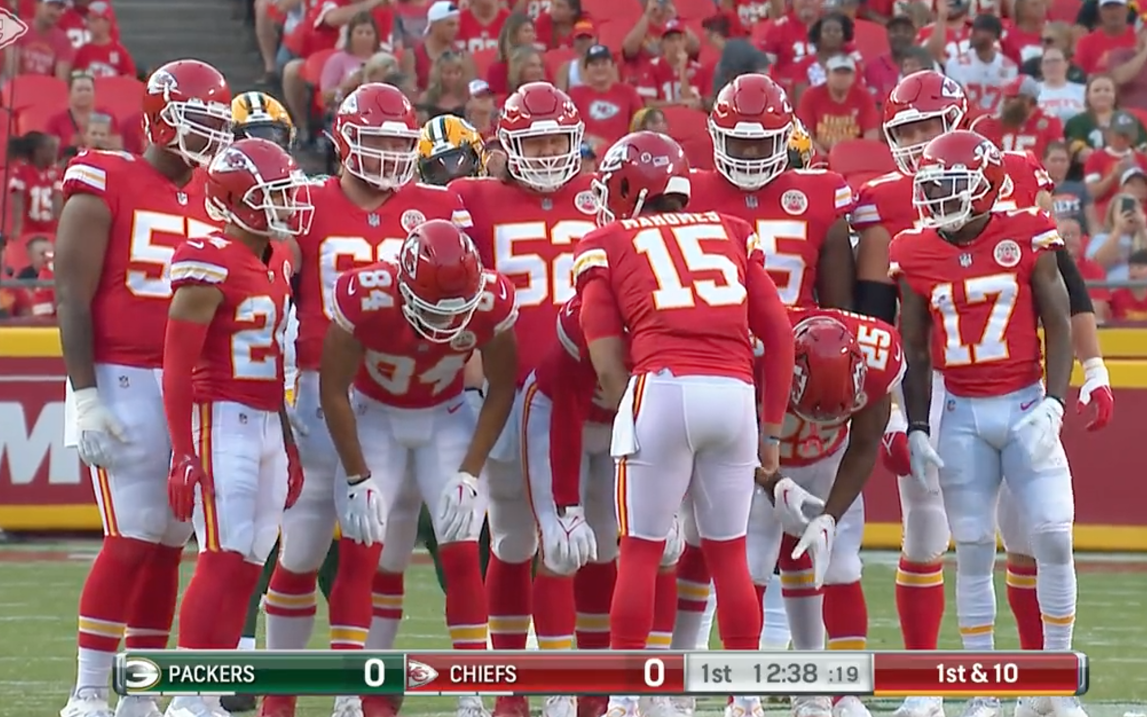 Patrick Mahomes and the Chiefs paid tribute to the late Len Dawson with  this awesome “Choir Huddle”, This is the Loop