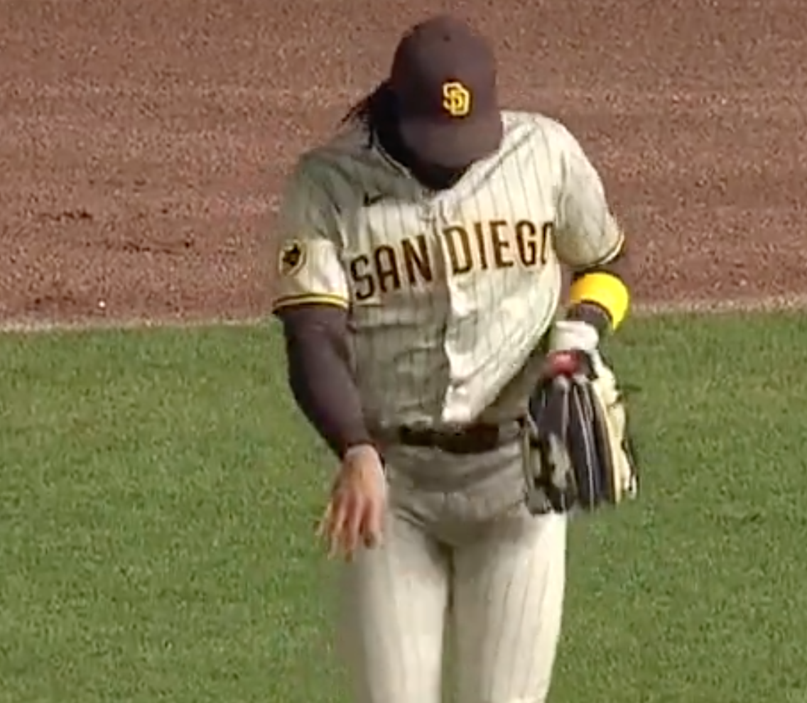The San Diego Padres put on a bat-flip clinic on Thursday night