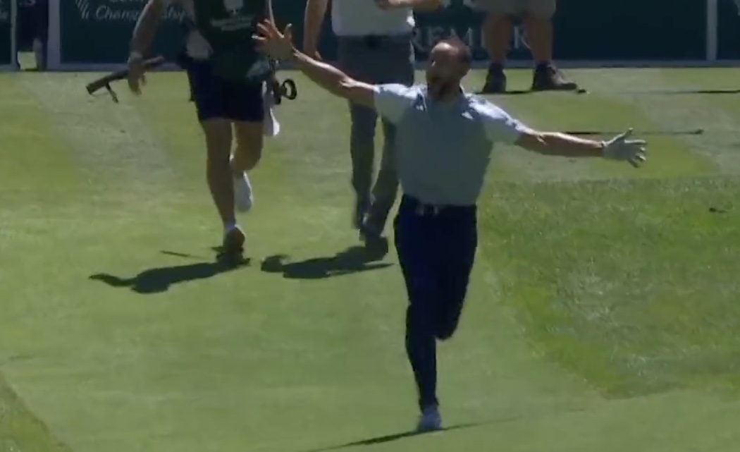 Ecstatic Steph Curry sinks walk-off eagle to win celebrity golf tournament